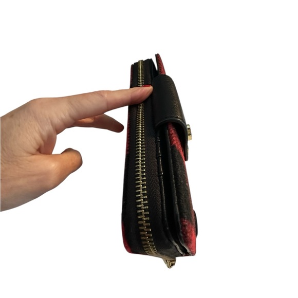 Red and Black Buffalo Plaid Wallet with Turn Lock Gold Tone Hardware - Picture 4 of 9